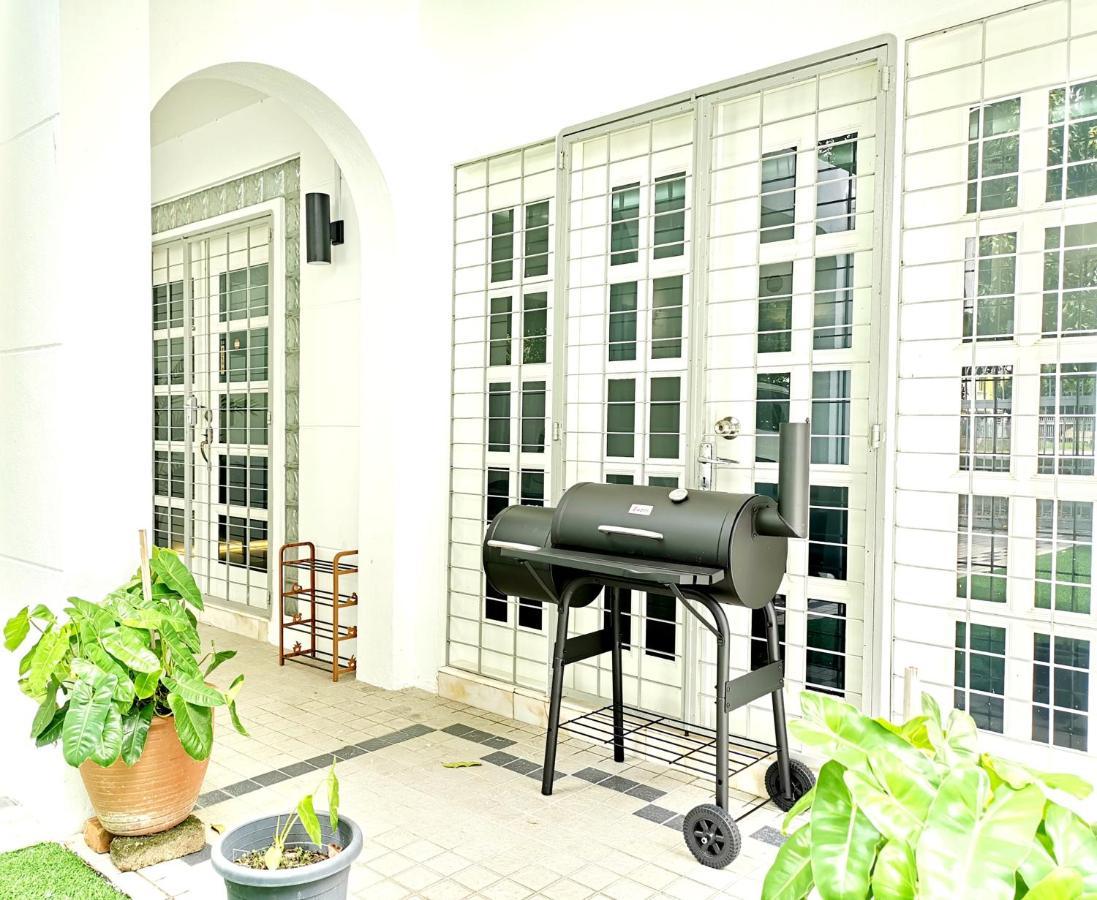 527 Beachhouse L 5 Bedroom With Swimming Pool - 3Min Walk To The Beach Tanjung Bungah  Eksteriør billede